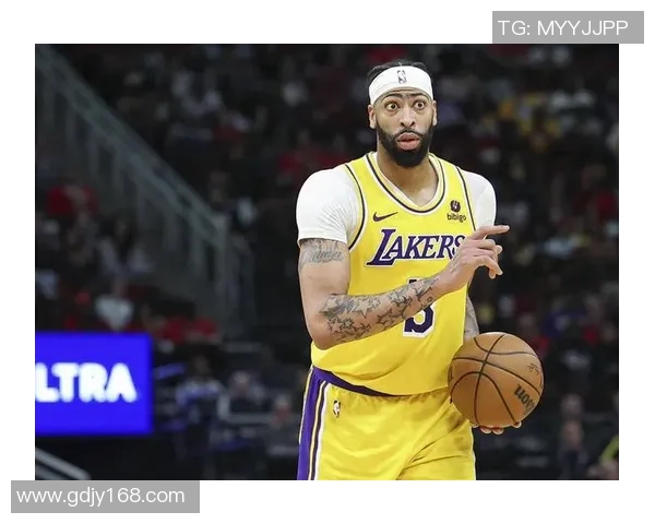 笑点满满的球场奇才：那些既踢球又逗乐的足球幽默明星