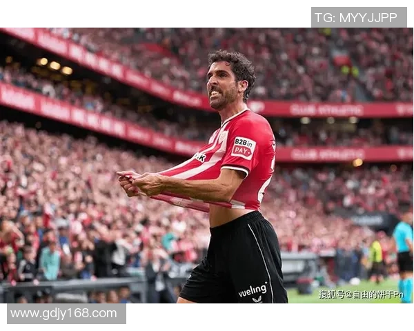 足球场上的领袖风采 8号女球星如何书写属于她的传奇 足球场上的领袖风采 8号女球星如何书写属于她的传奇